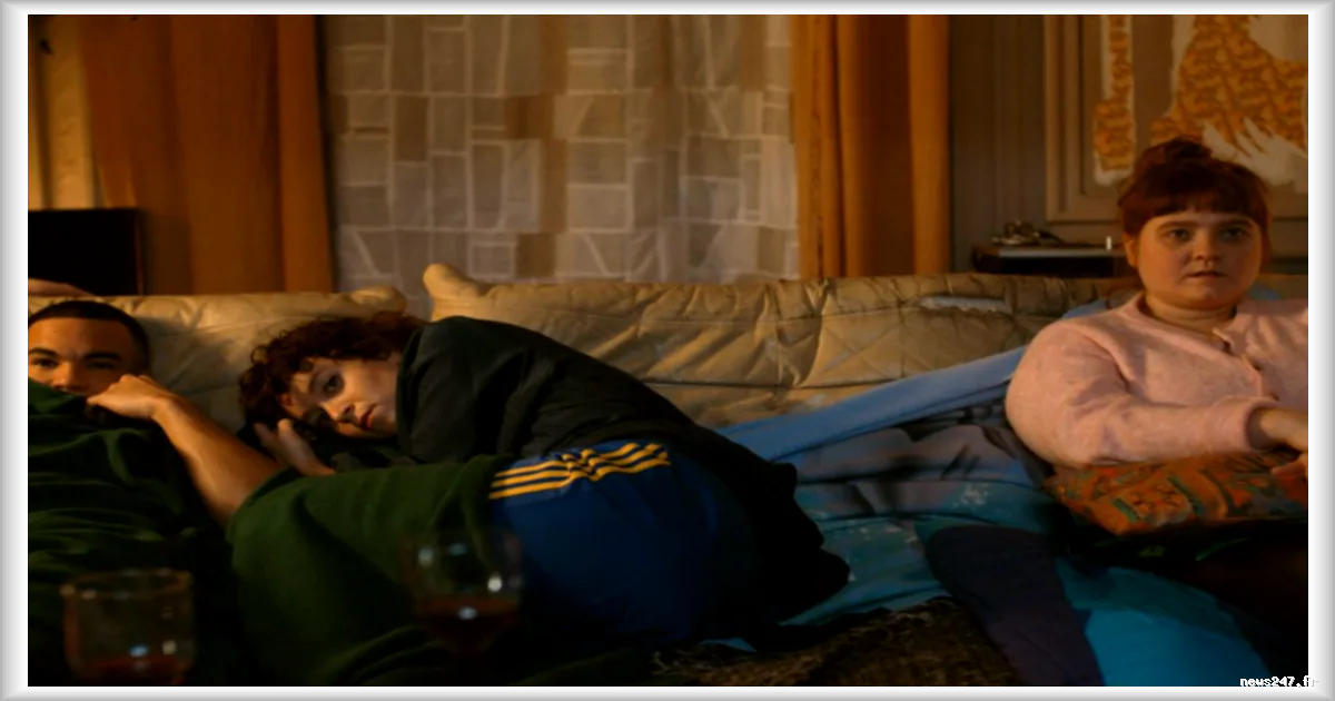 Les dimanches après-midi sous le feu des projecteurs dans la série "Quelqu'un devrait interdire les dimanches après-midi" sur Arte