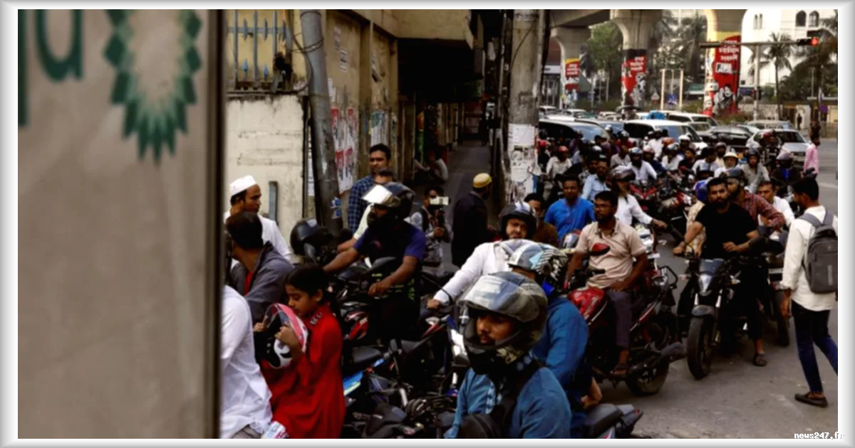 Les États tentent d'amortir la flambée des carburants