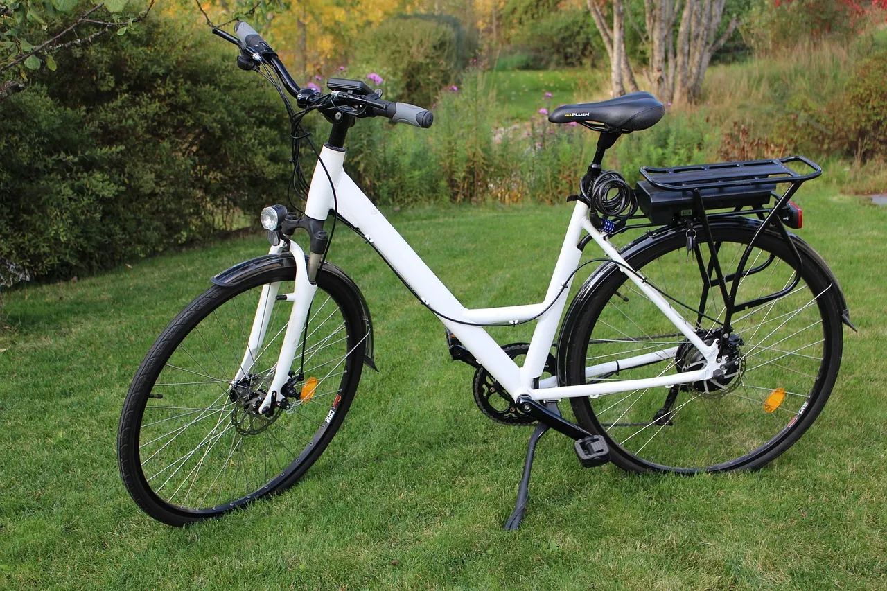 Lime lance un nouveau forfait mensuel attractif et ajoute 2000 nouveaux vélos électriques compacts à sa flotte