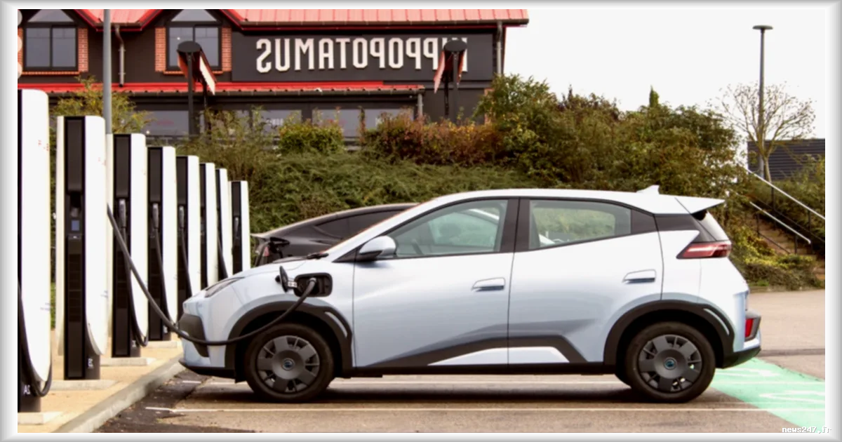 L’industrie automobile chinoise mise sur les citadines électriques pour conquérir l’Europe