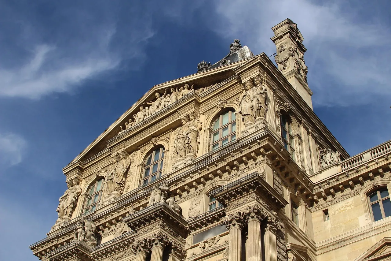 Lundi calme au Louvre, mais la colère gronde encore