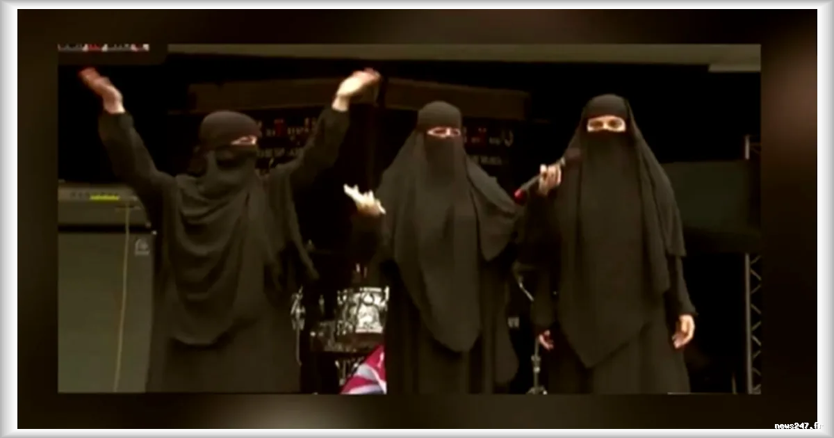 Manifestation anti-immigration à Londres : trois militantes françaises du collectif Nemesis provoquent l’assistance en retirant leur niqab sur scène