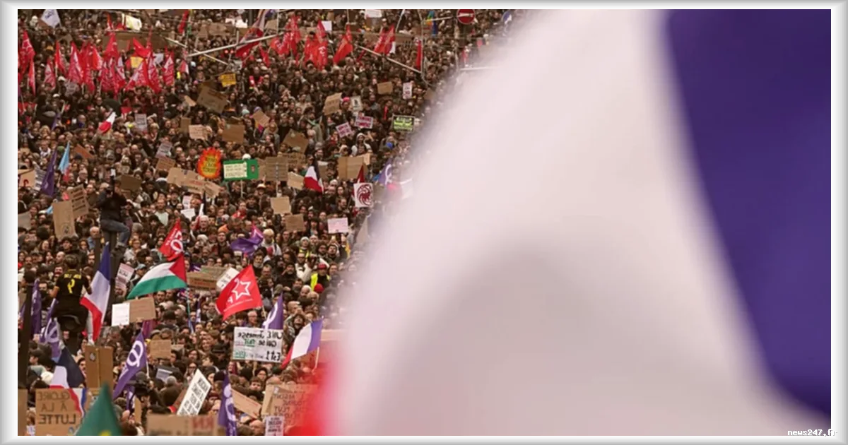 Manifestations à Paris : des centaines de milliers de personnes dans les rues