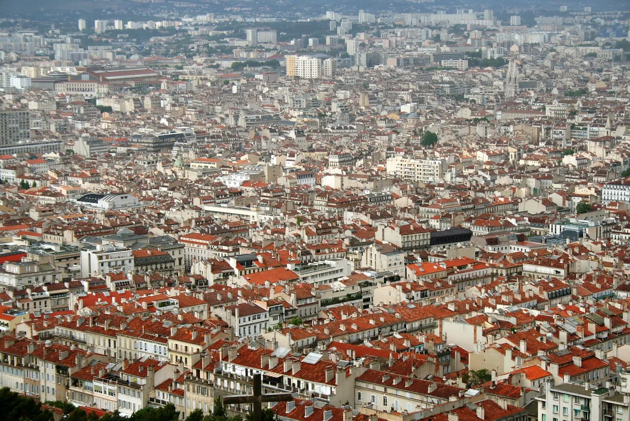 Marseille : un collectif local organise un rassemblement contre Joann Sfar lors de la présentation de sa BD à la Criée