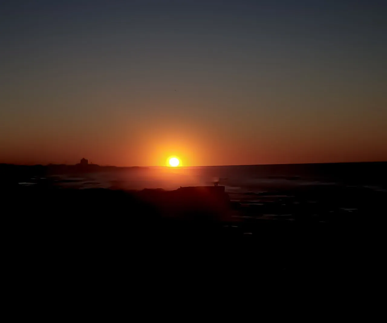 Mustapha Azeroual expose ses clichés des paysages en crépuscule au festival Monde en Commun
