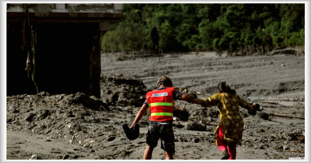 Népal et Tibet : les secours en lutte contre l’urgence après les inondations meurtrières