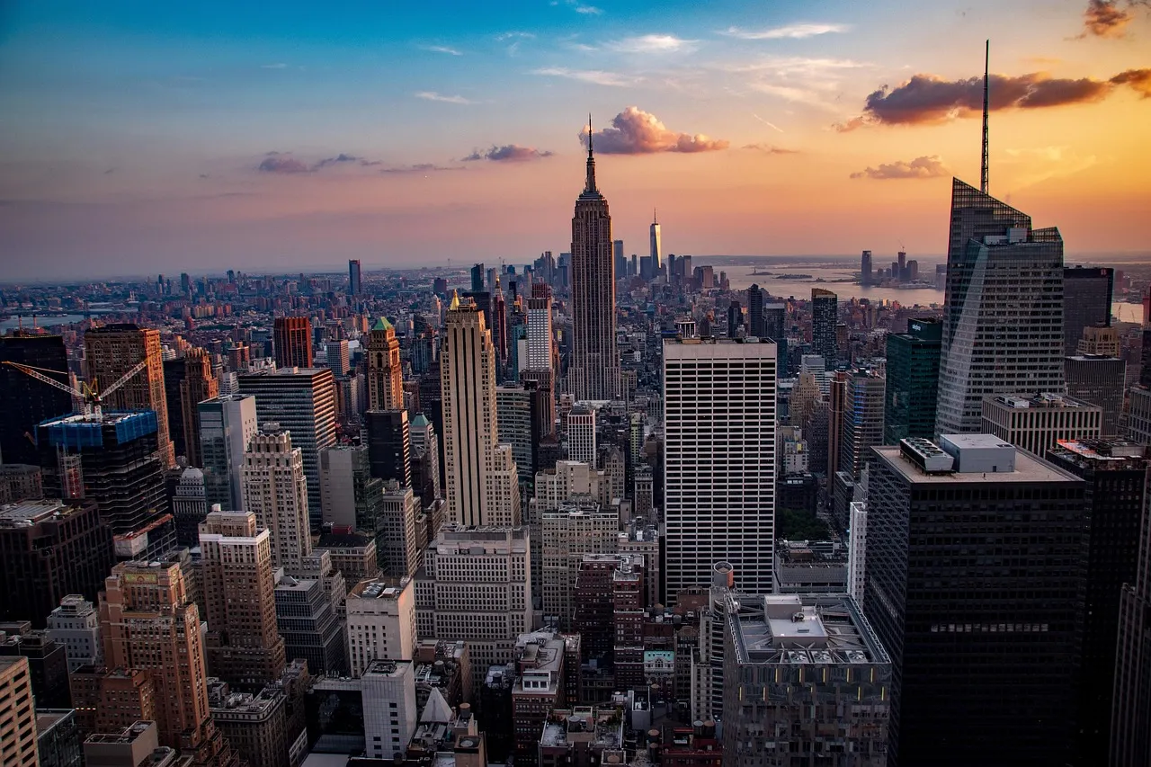 New York gèle les loyers de près d’un million de logements, une mesure portée par le maire Mamdani contestée par les propriétaires