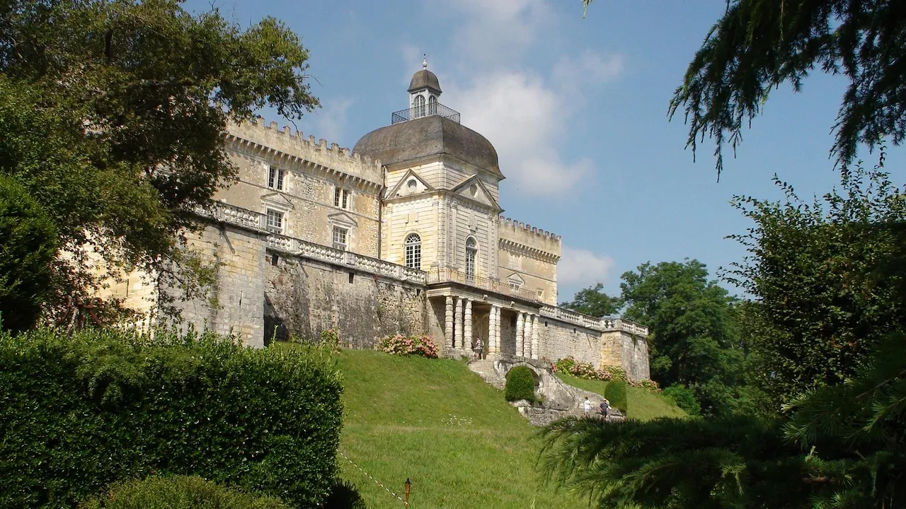 Nouvelle-Aquitaine : après les incendies, l’État et les acteurs locaux lancent une campagne pour sauver la saison touristique