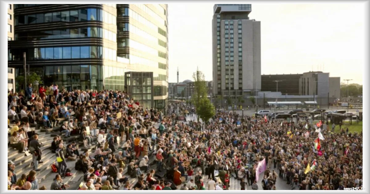 Pays-Bas : 10 000 manifestants pro-réfugiés à Utrecht pour dénoncer la montée des tensions anti-accueil