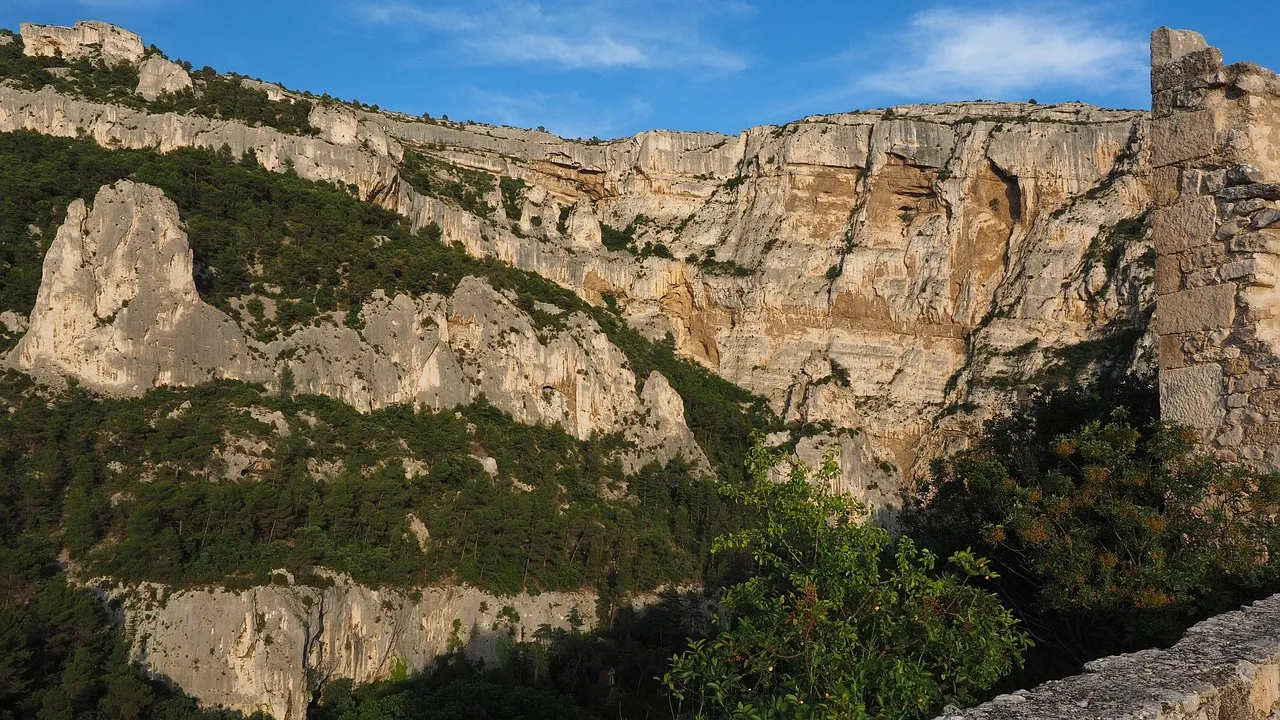 Philippe Jaenada explore la beauté tragique du temps à travers le destin de Louise Cansot
