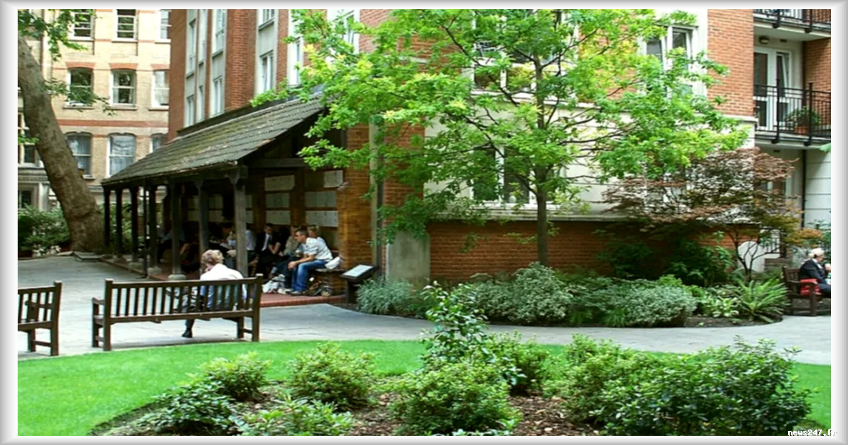 Postman’s Park en tête des monuments méconnus de Londres selon un vote des Londoniens