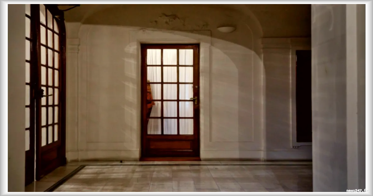 Premier roman autobiographique de Mariana Alves : retour sur son parcours de fille d’immigrés portugais concierges à Paris