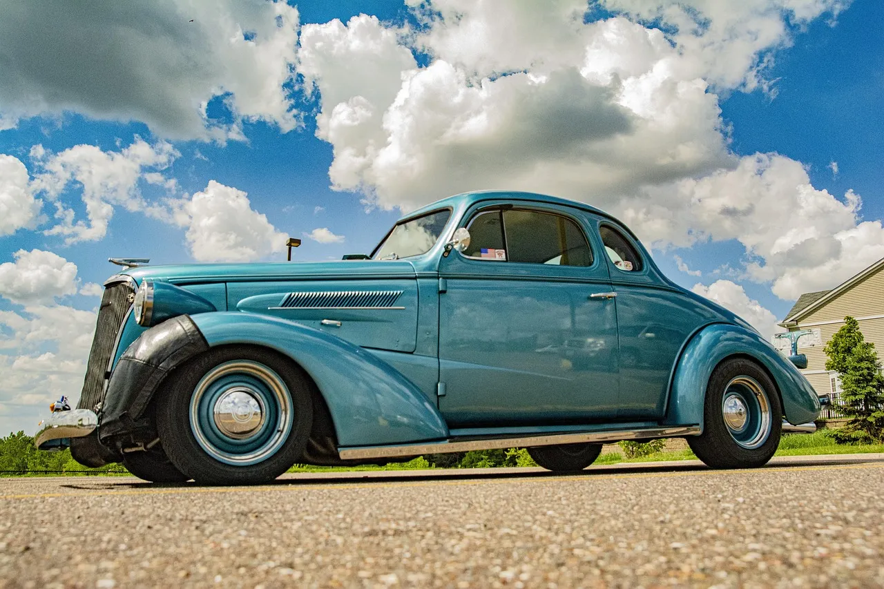 Premier roman 'Une belle maison' de Sylvie Altenburger : plongee dans une famille modele de l'apres-guerre