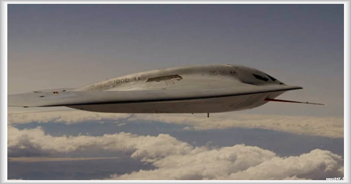 Premières images aériennes du bombardier furtif B-21 Raider : ce que révèle la photo du futur fleuron de l'US Air Force
