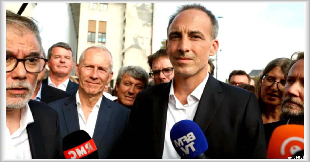 Présidentielle 2027 : à Blois, Raphaël Glucksmann mis sous pression par le retour d'Olivier Faure au PS