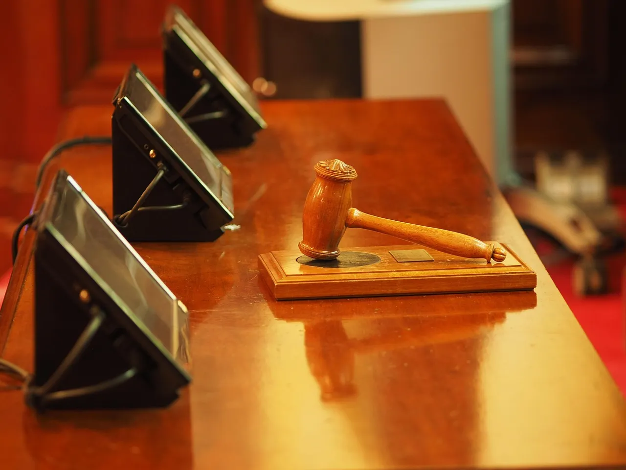 Procès pour harcèlement moral : l’avocat Emmanuel Pierrat face à ses anciens collaborateurs devant le tribunal correctionnel