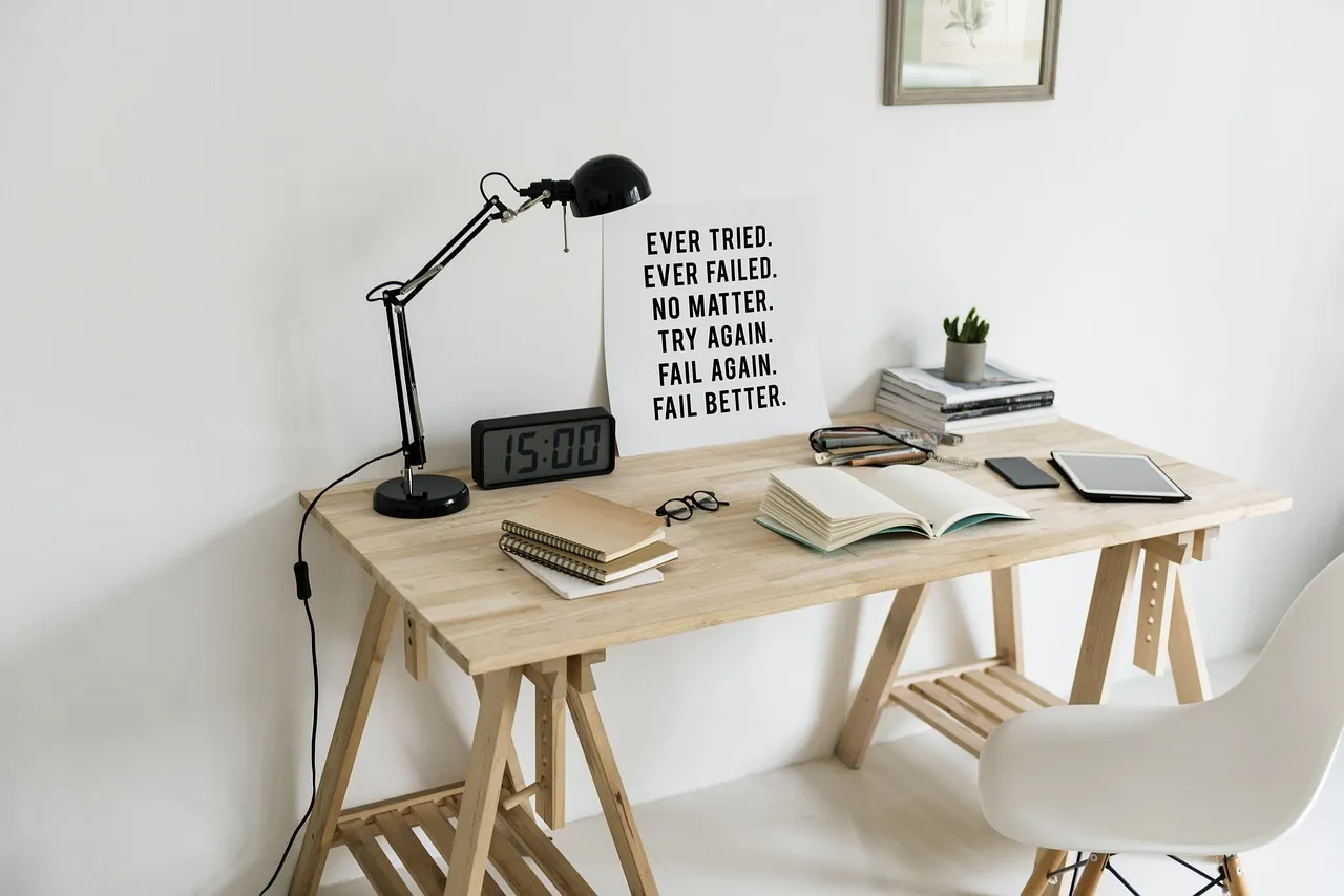 Quand l’ombrelle, la lampe de mineur et la director’s chair font leur come-back