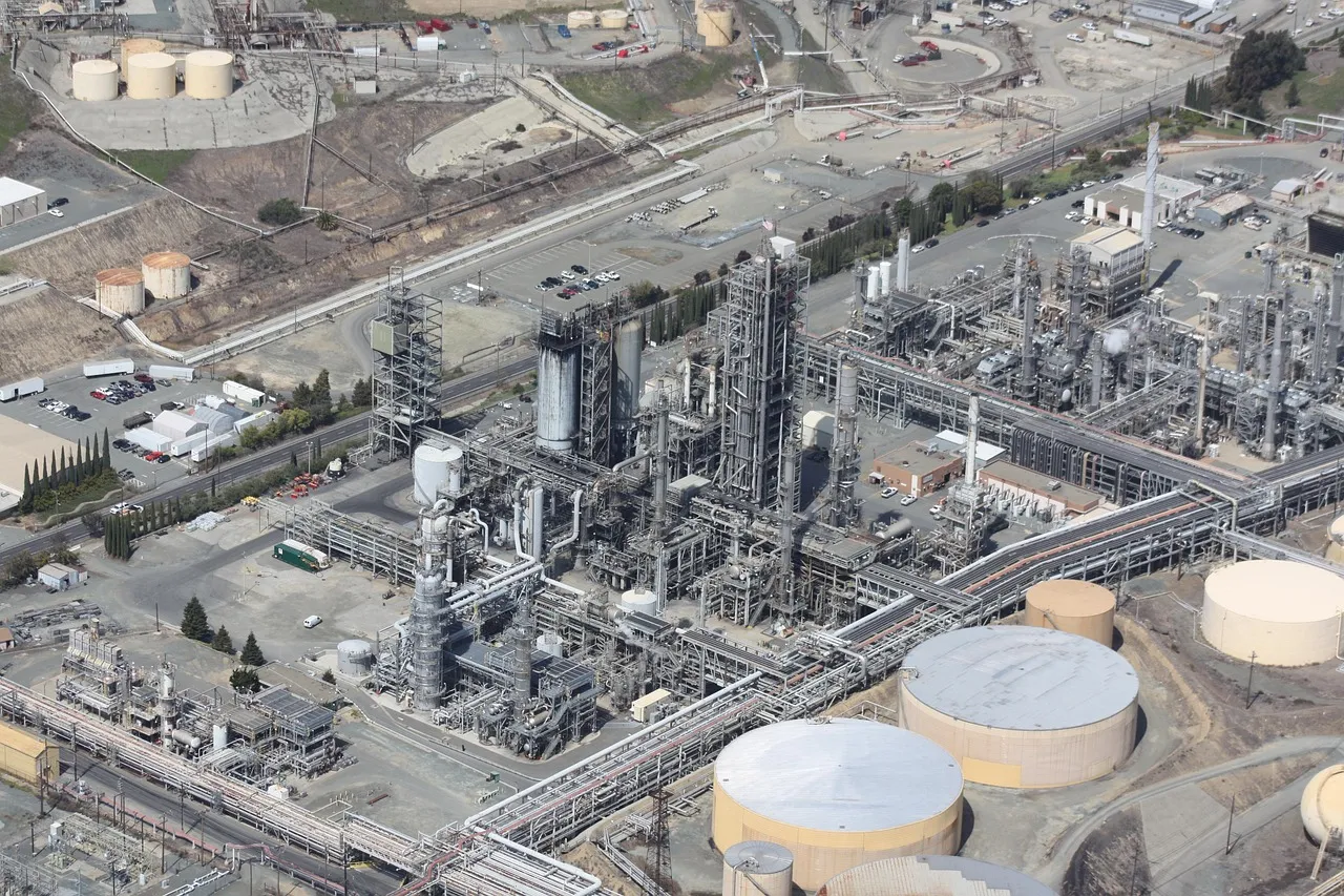 Raffinerie de Schwedt : l’Allemagne peinée à réduire sa dépendance au pétrole russe malgré les sanctions