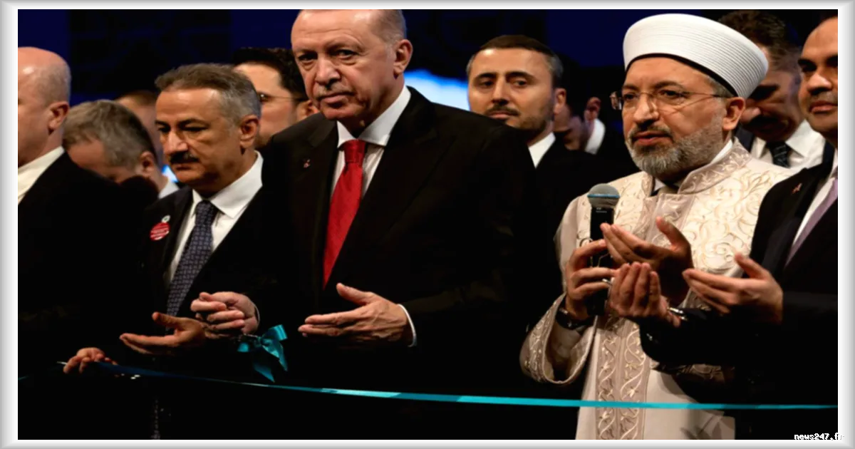 Recep Tayyip Erdogan qualifie de « fanatiques » les signataires d'une pétition pour la défense de la laïcité en Turquie