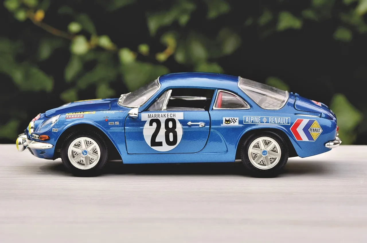 Renault sous pression : les constructeurs chinois et Volkswagen menacent