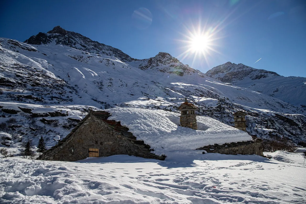 Retenue collinaire de la Loze à Courchevel : un barrage en péril menace un hameau de Savoie