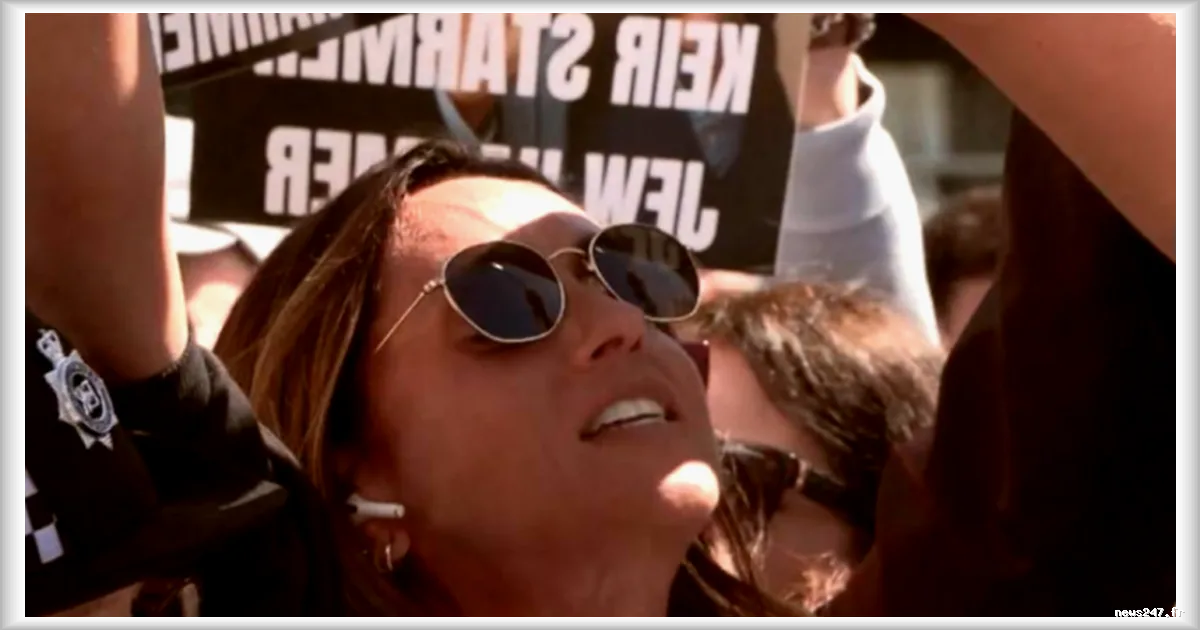 Royaume-Uni : Keir Starmer conspué lors d’une visite dans un quartier juif londonien après une attaque au couteau