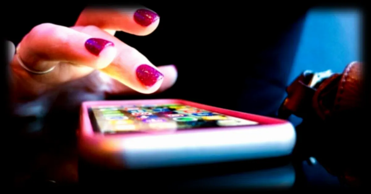 100 000 smartphones touchés en une journée : l'attaque au 'SMS Blaster' fait des ravages