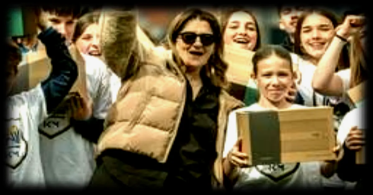 400 collégiens caennais terminent leur stage Team KM sous les yeux de Fayza Lamari