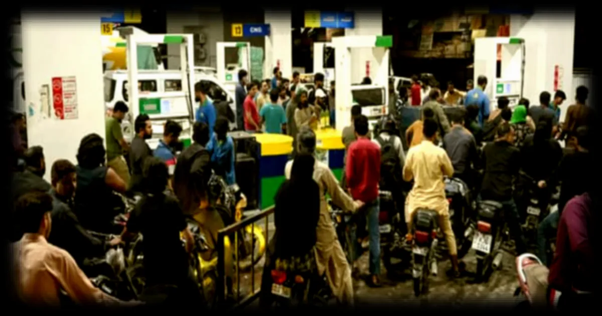 +43% sur l'essence, +55% sur le gazole: les transports en commun gratuits à Islamabad