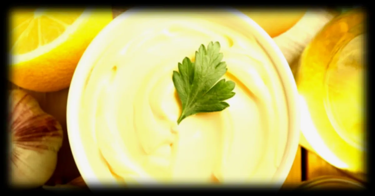 5 condiments périmés à jeter immédiatement, selon une diététicienne-nutritionniste