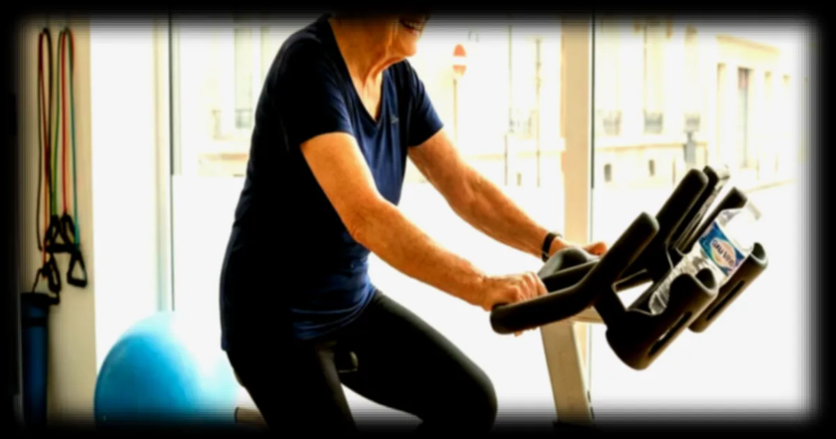 A 90 ans, une Américaine montre comment rester en forme grâce à une routine en cinq étapes