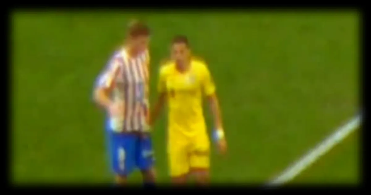 Abdel Abqar suspendu deux matchs pour avoir pincé le sexe de Sorloth