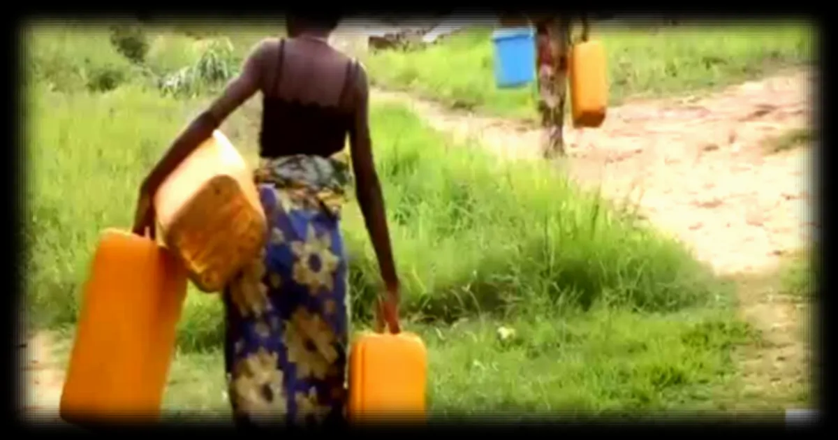 Accès difficile à l'eau courante à Pointe-Noire, République du Congo