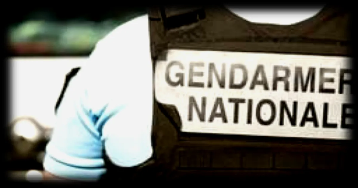 Accident entre un bus scolaire et une voiture dans le Doubs : deux adultes blessés