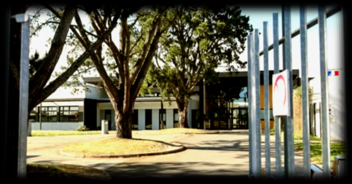 Adolescent mis en examen pour tentative d'assassinat après avoir poignardé une lycéenne près de Nantes