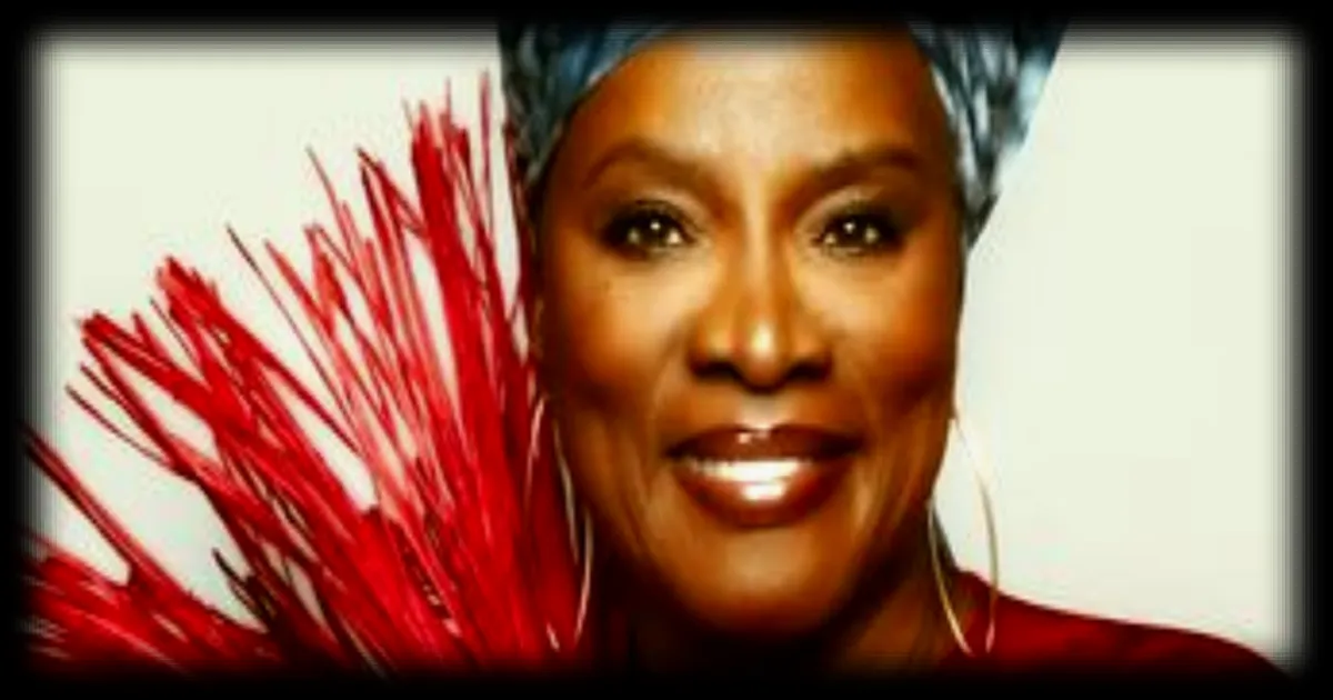 Angélique Kidjo de retour avec l'album 'Hope !!' : un hommage vibrant à sa mère