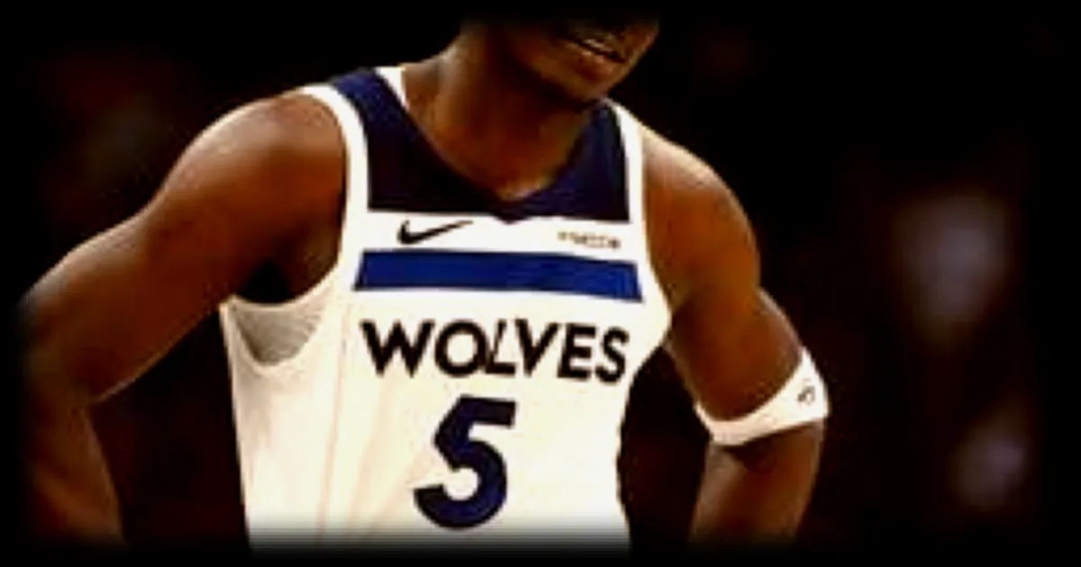 Anthony Edwards forfait plusieurs semaines, coup dur pour Minnesota en playoffs NBA