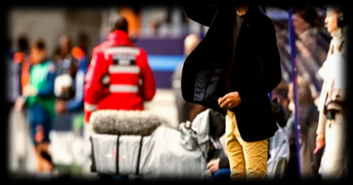 Antoine Kombouaré revient sur son choix de ne pas retenir Maxime Lopez pour ses débuts en tant qu'entraîneur du Paris FC