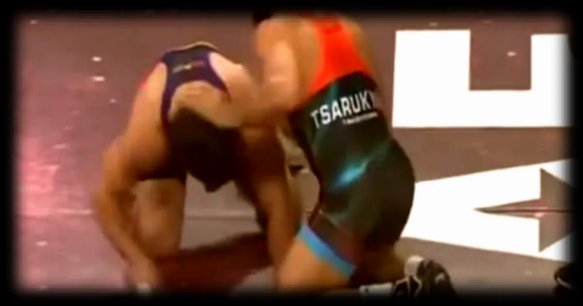 Arman Tsarukyan provoque une bagarre générale lors d'un combat de lutte libre à Tempe