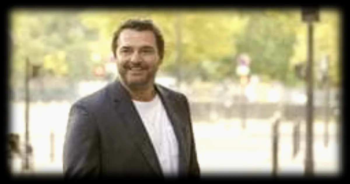 Arnaud Ducret incarne un père luttant contre le harcèlement scolaire dans « Papa malgré lui » sur TF1