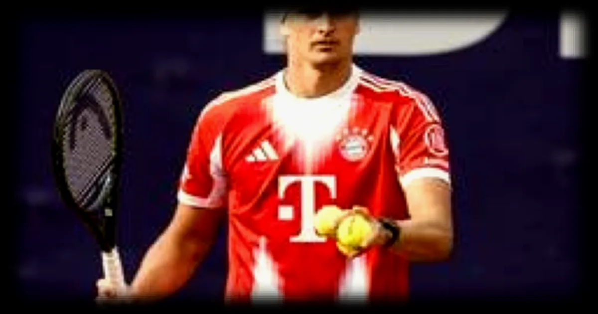 ATP 500 de Munich : Zverev surprend en arborant le maillot du Bayern floqué au nom de Michael Olise