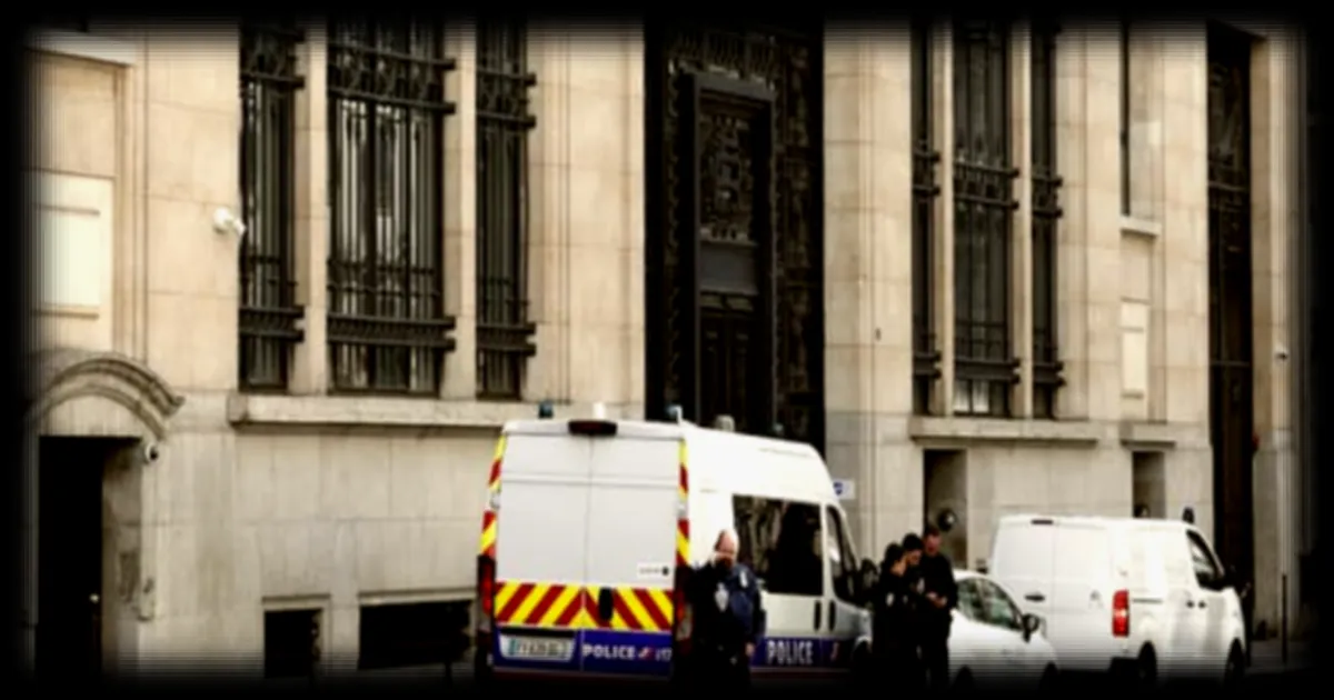 Attentat déjoué contre la Bank of America à Paris : trois personnes dont deux mineurs mis en examen et placés en détention provisoire