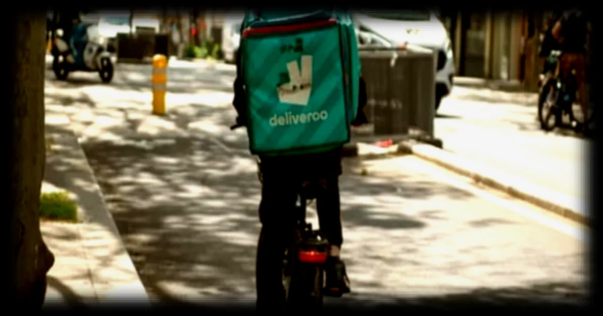 Baisse des revenus horaires des livreurs de repas en 2025 : une tendance inquiétante selon l'autorité de régulation des plateformes de livraisons