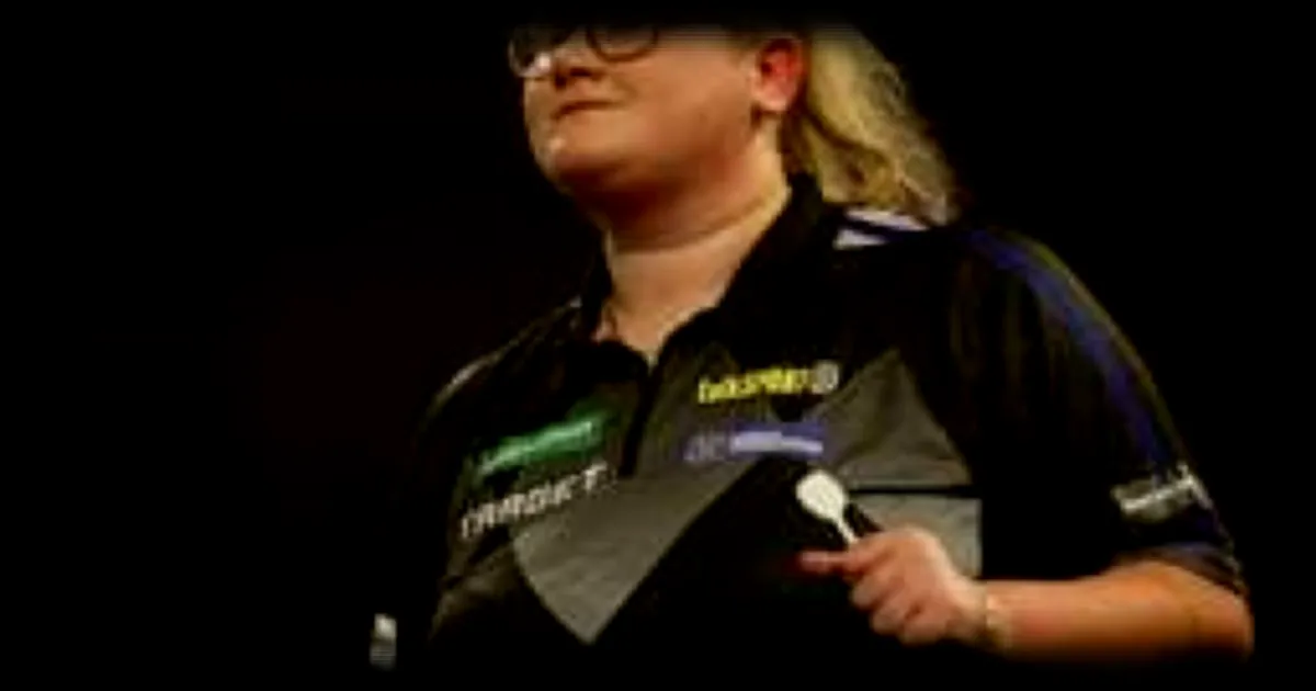 Beau Greaves entre dans l'histoire des fléchettes en réussissant un nine-darter sur le PDC ProTour