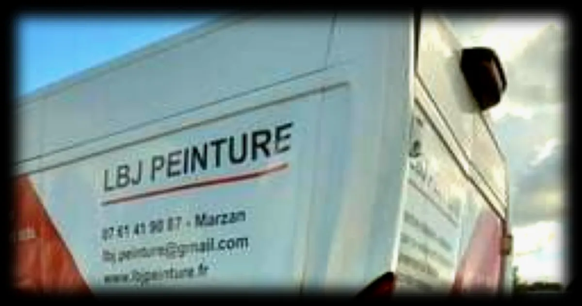 Blessé par un chauffard sur la RN165, un artisan breton doit poursuivre ses chantiers malgré son épaule touchée