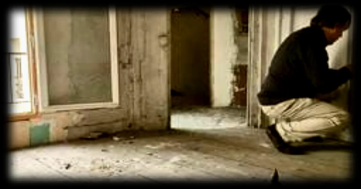 Bruno Sepulchre sauve l'appartement d'Alfred Jarry, auteur d'Ubu roi, de la destruction en le demontant