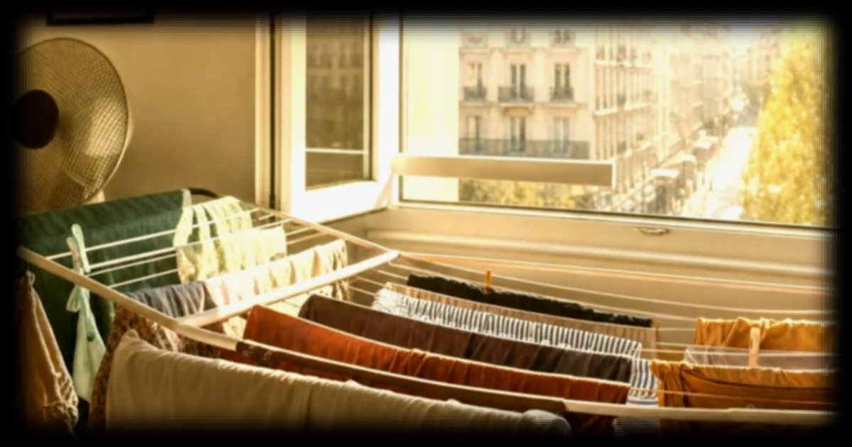 Canicule : pourquoi étendre son linge en plein été peut nuire à la qualité du sommeil