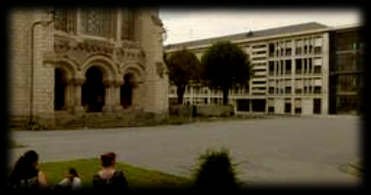 Chapelle en ruine au lycée du Bellay à Angers : les personnels réclament sa rénovation ou sa destruction
