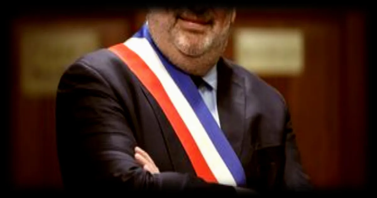 Christophe Barthès, maire RN de Carcassonne, retire le drapeau européen de la mairie : une décision symbolique et ses conséquences