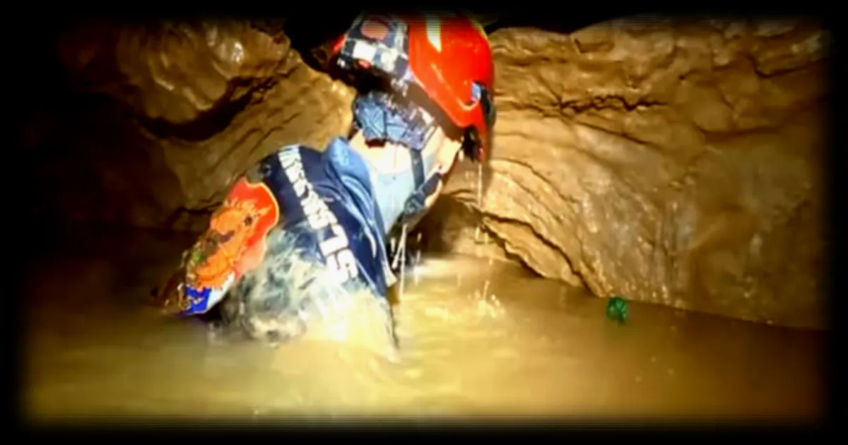 Cinq personnes extraites d’une grotte inondée au Laos après dix jours de piège, deux toujours portées disparues